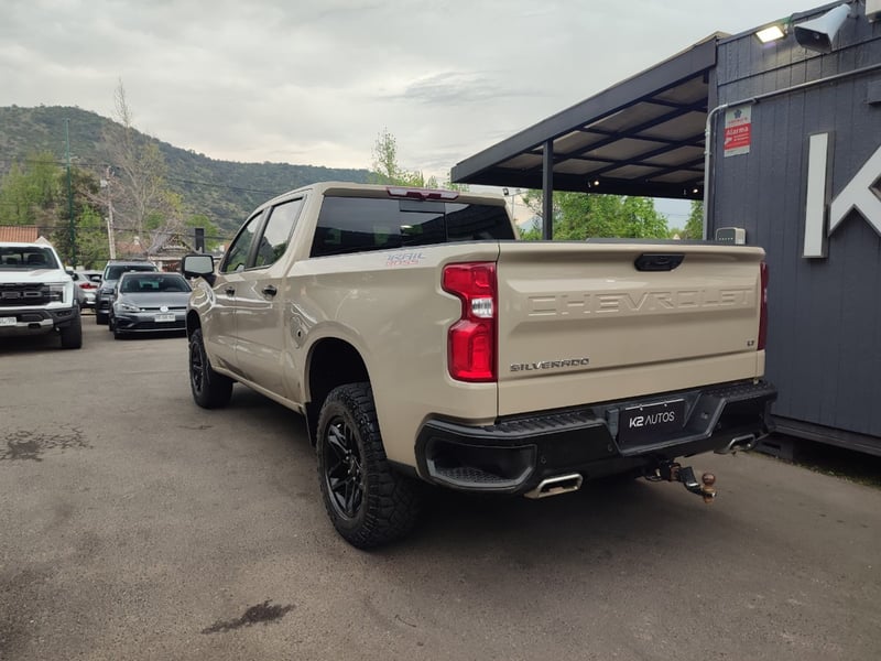 Chevrolet SILVERADO LT TRAILBOSS 5.3 4X4 2023 - Imagen 6 de 17