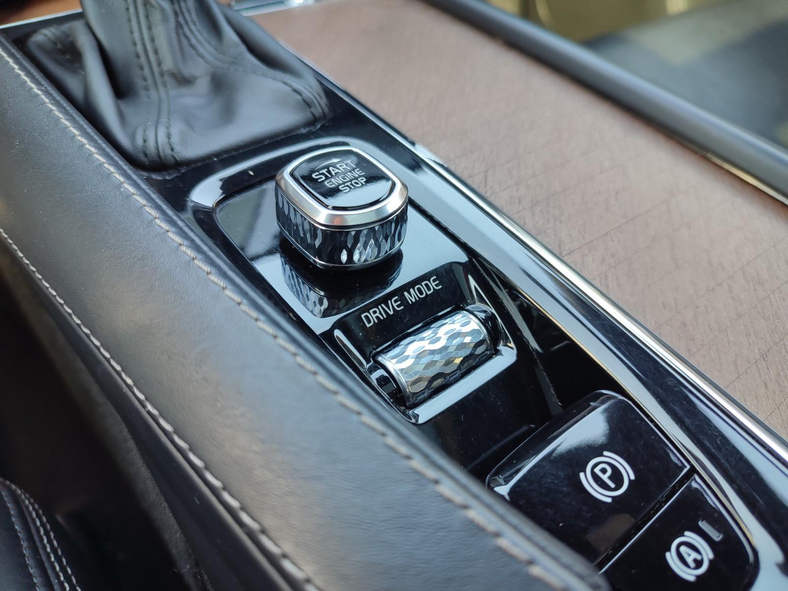 VOLVO XC90 D5 INSCRIPTION PLUS 2.0 4WD 2019 - Imagen 13 de 19