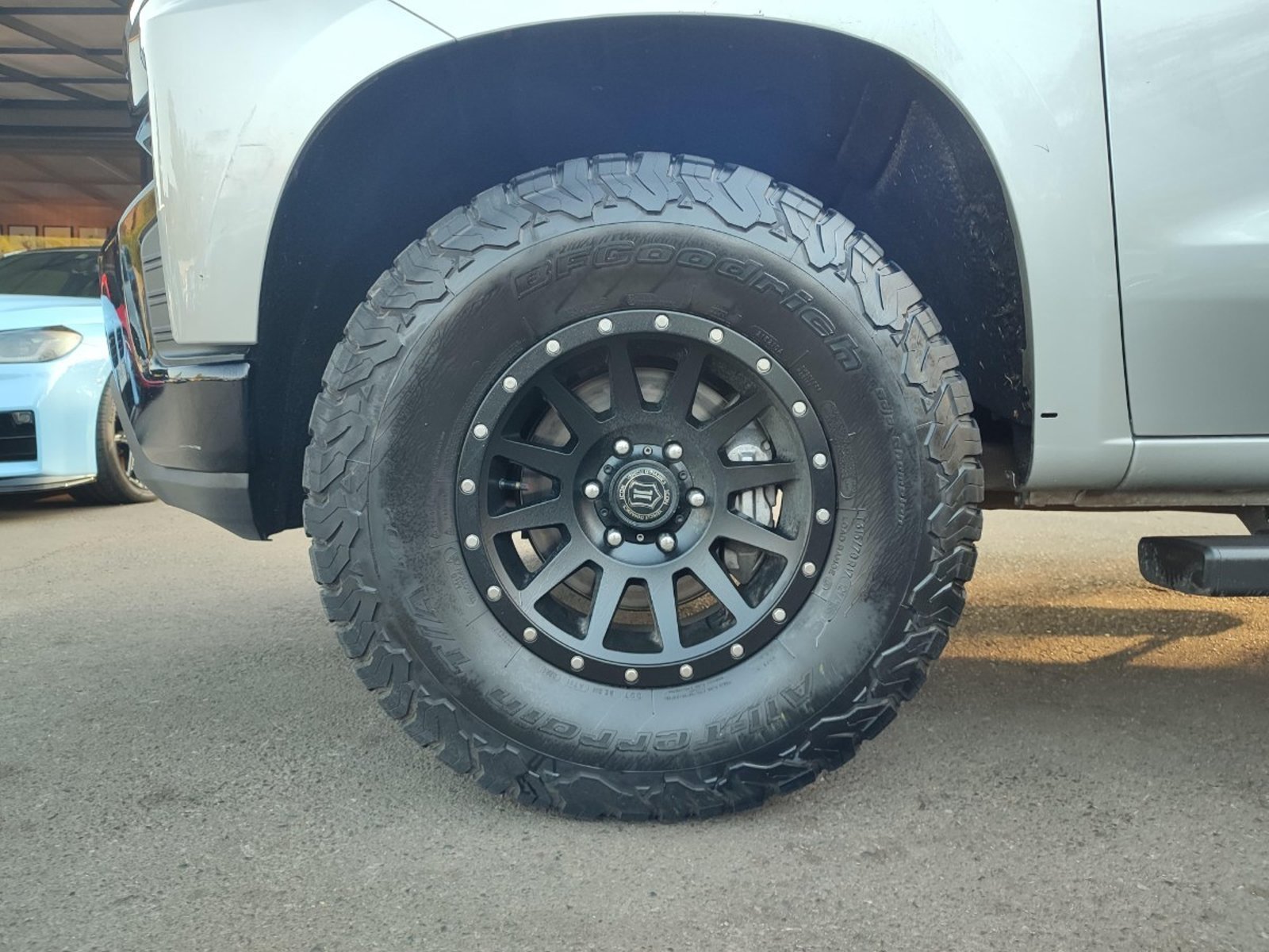 CHEVROLET SILVERADO LT TRAILBOSS 5.3 4X4 2022 - Imagen 7 de 17