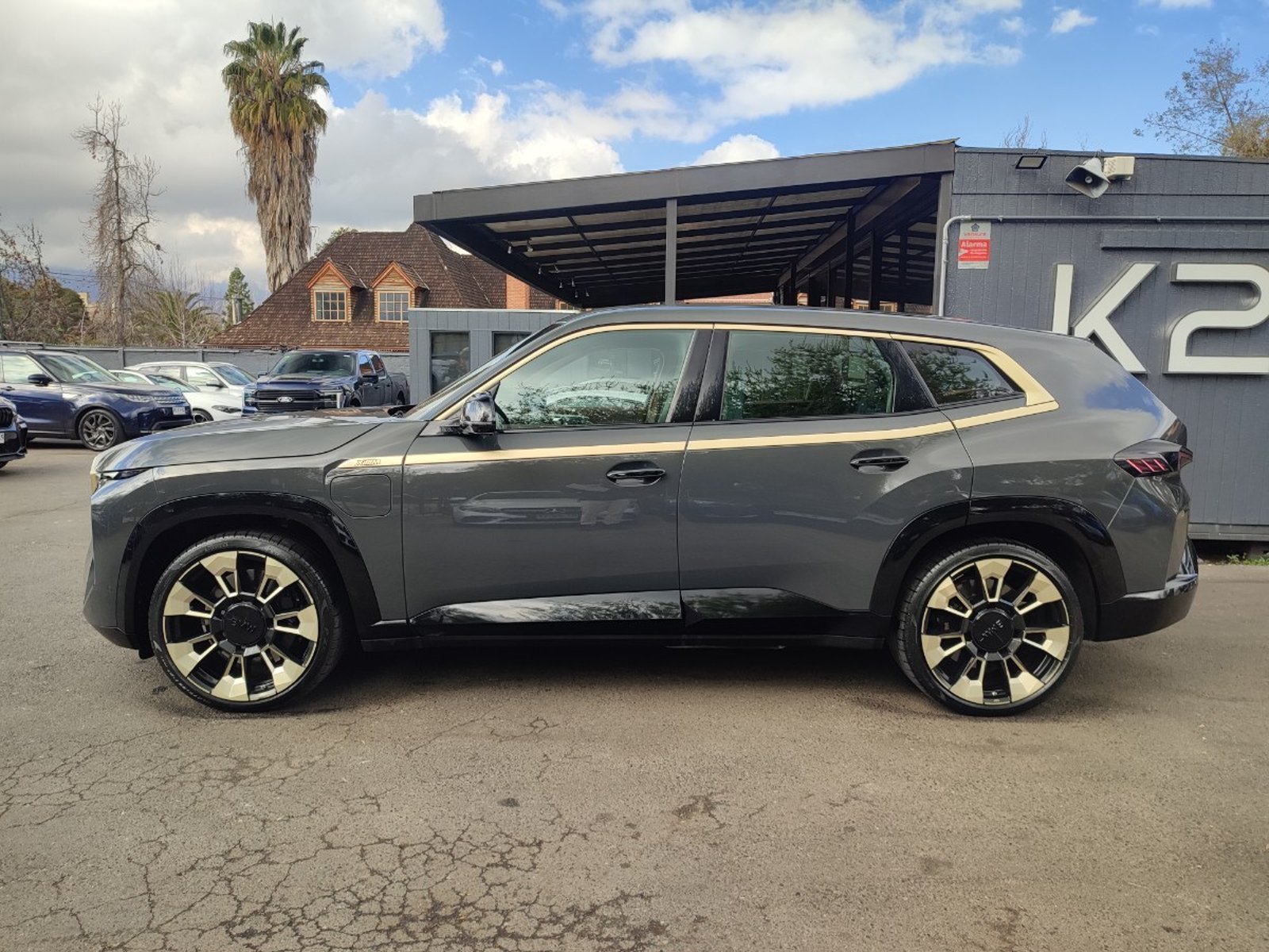 BMW XM 4.4 V8 HYBRID TWINPOWER TURBO 2024 - Foto 5 de 19