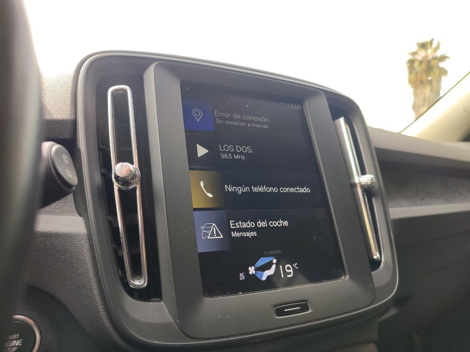 Volvo XC40 T4 KINECT 2.0 AT 2020 - Imagen 16 de 17