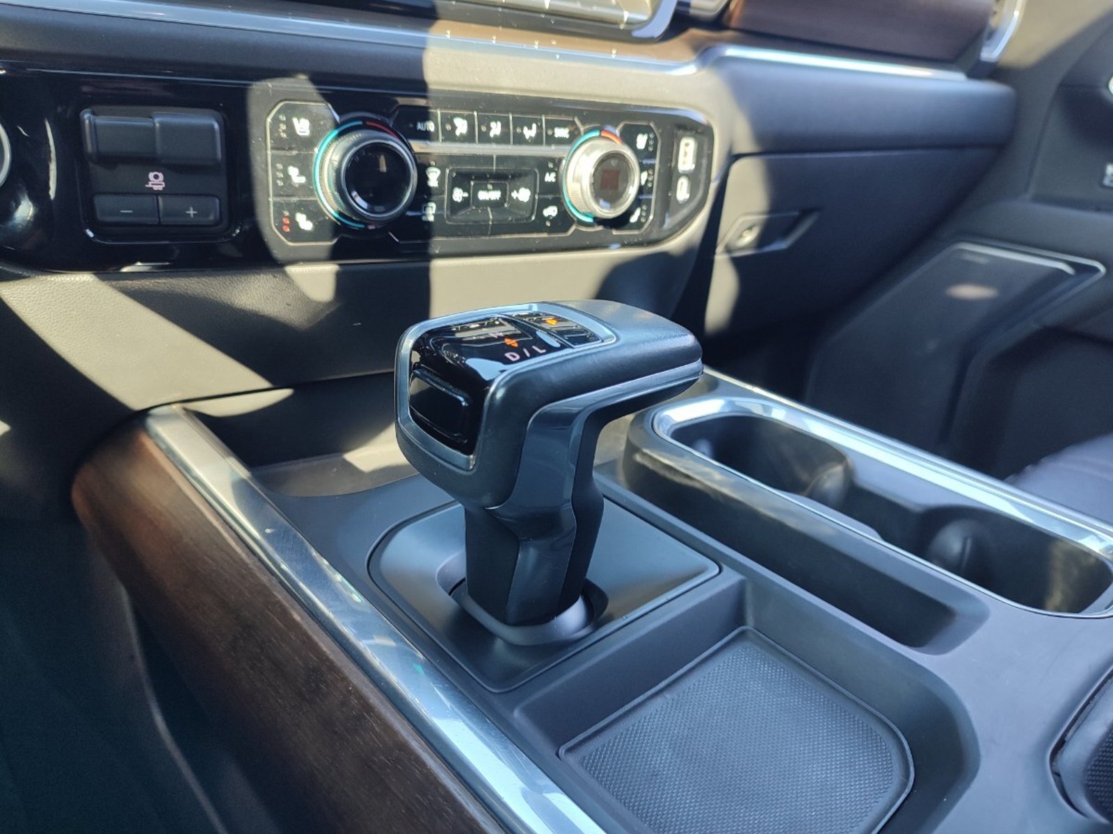 CHEVROLET SILVERADO HIGH COUNTRY 3.0 DT 4WD 2023 - Imagen 13 de 17