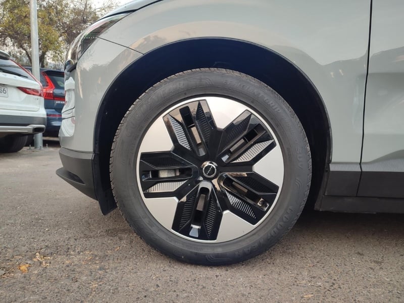 Volvo EX30 CORE E40 BEV AT 2025 - Imagen 5 de 17