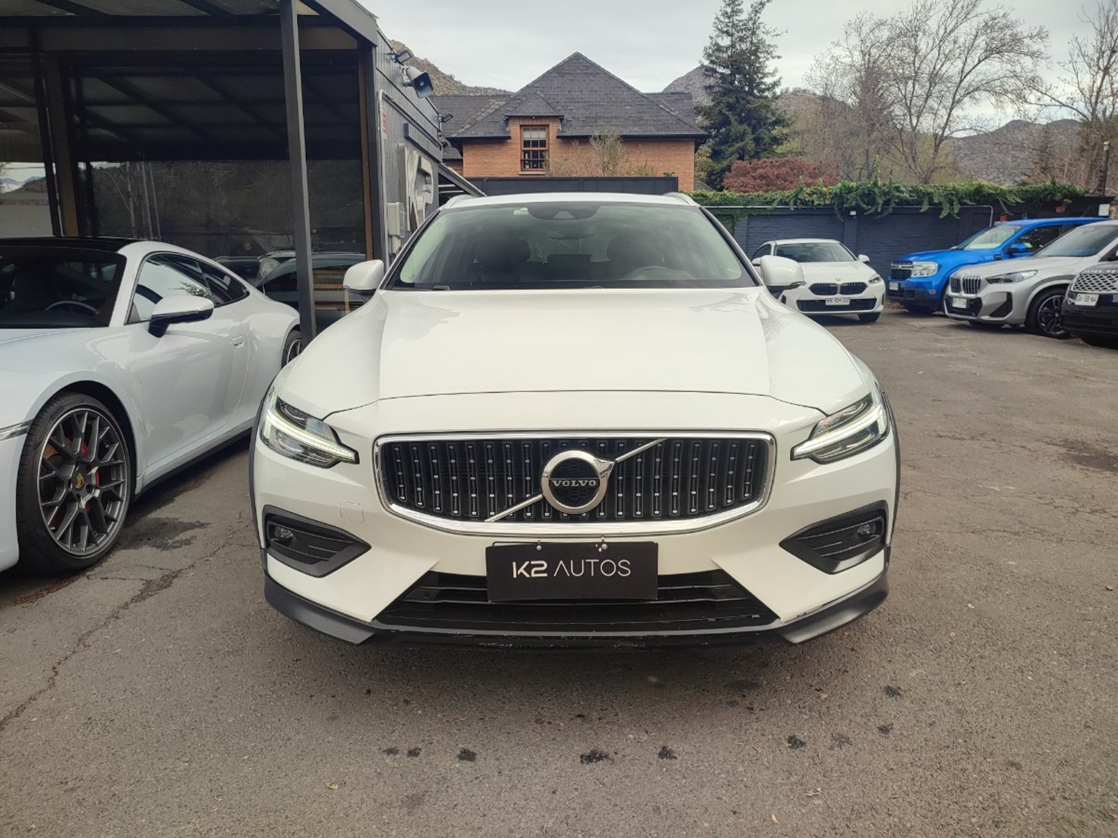 Volvo V60 CROSS COUNTRY II B5 4WD 2.0 2022 - Foto 2 de 17
