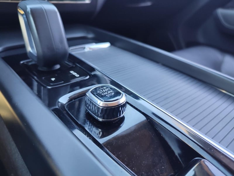 Volvo XC60 B5 II MOMENTUM 4WD 2022 - Imagen 13 de 15