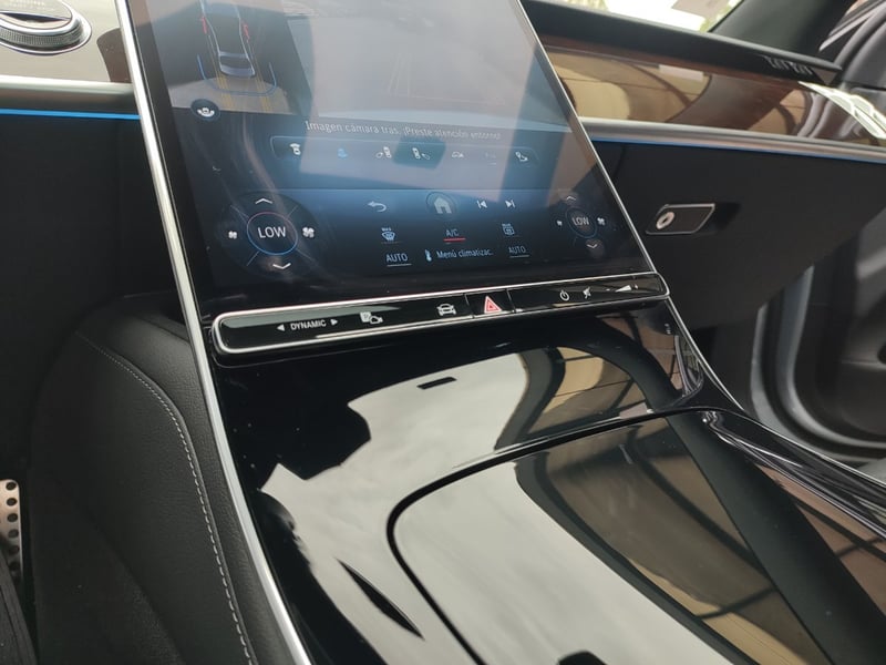 Mercedes-Benz S580 L 4.0 V8 4MATIC EQ BOOST 2025 - Imagen 17 de 19