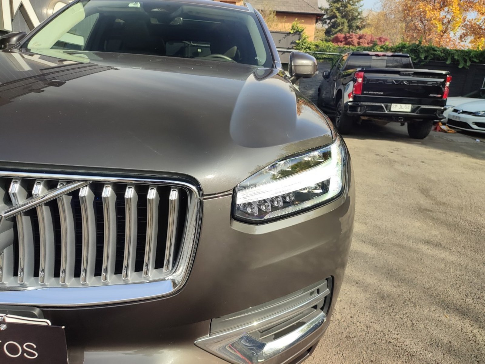 VOLVO XC90 T8 PLUS MHEV 2.0 4X4 2024 - Foto 3 de 17