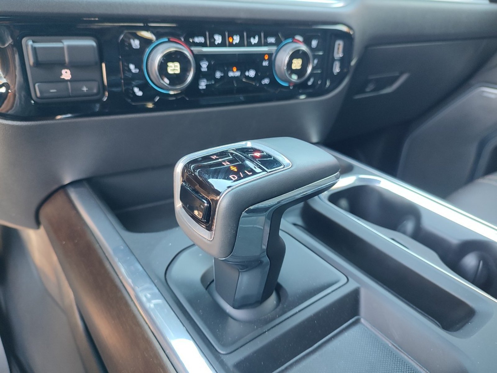 Chevrolet SILVERADO HIGH COUNTRY 3.0 DT 4WD 2026 - Imagen 14 de 18