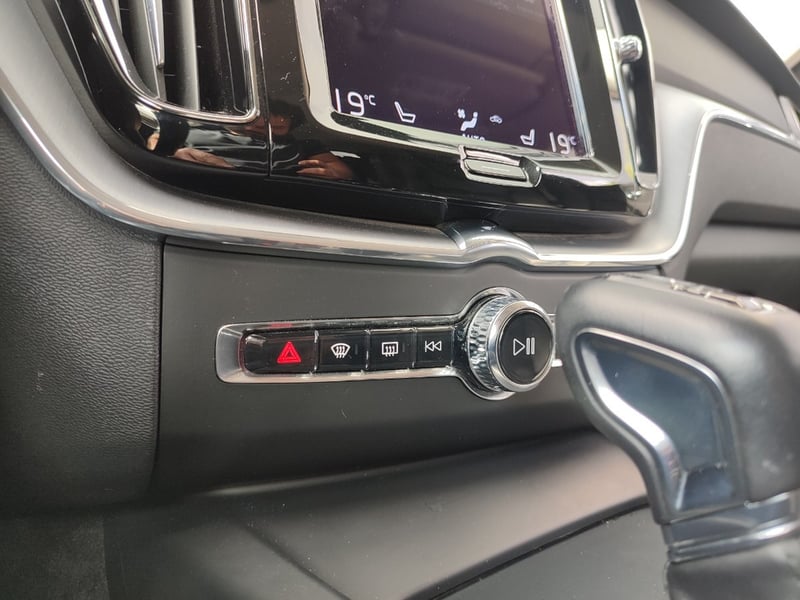 Volvo XC60 II T5 MOMENTUM 2.0 2021 - Imagen 16 de 20