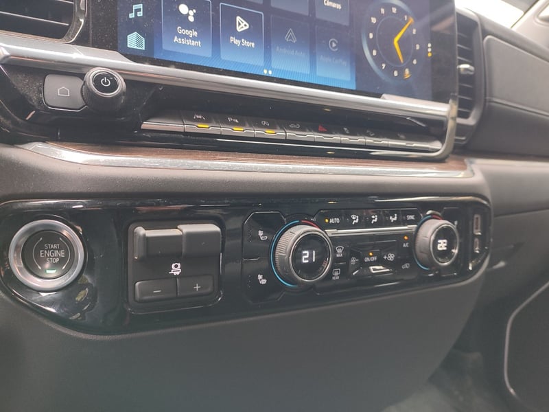 Chevrolet SILVERADO LT TRAILBOSS 5.3 4X4 2023 - Imagen 14 de 17