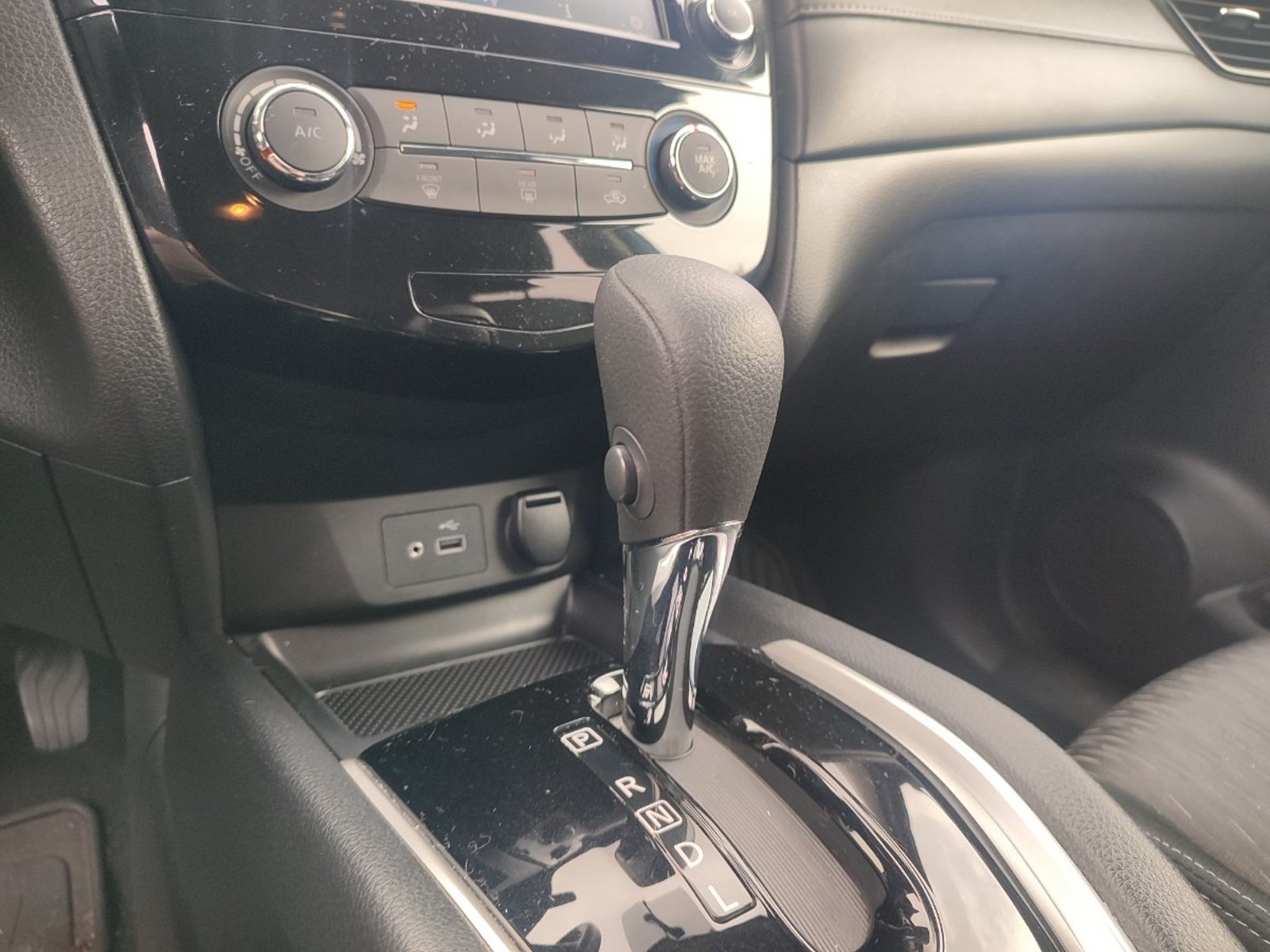 NISSAN X-TRAIL SENSE 2.5 CVT 4X4 2023 - Imagen 13 de 17