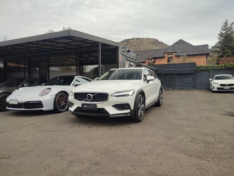 Volvo V60 CROSS COUNTRY II B5 4WD 2.0 2022