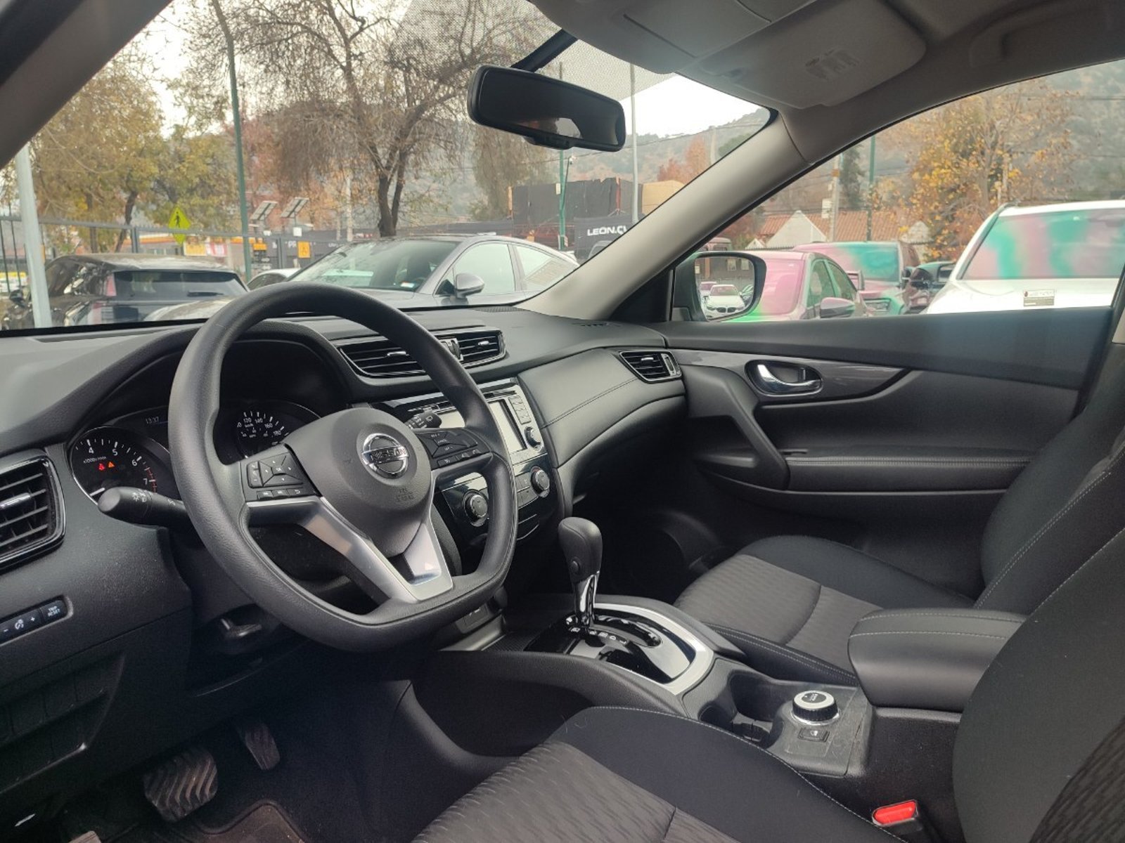 NISSAN X-TRAIL SENSE 2.5 CVT 4X4 2023 - Imagen 10 de 17