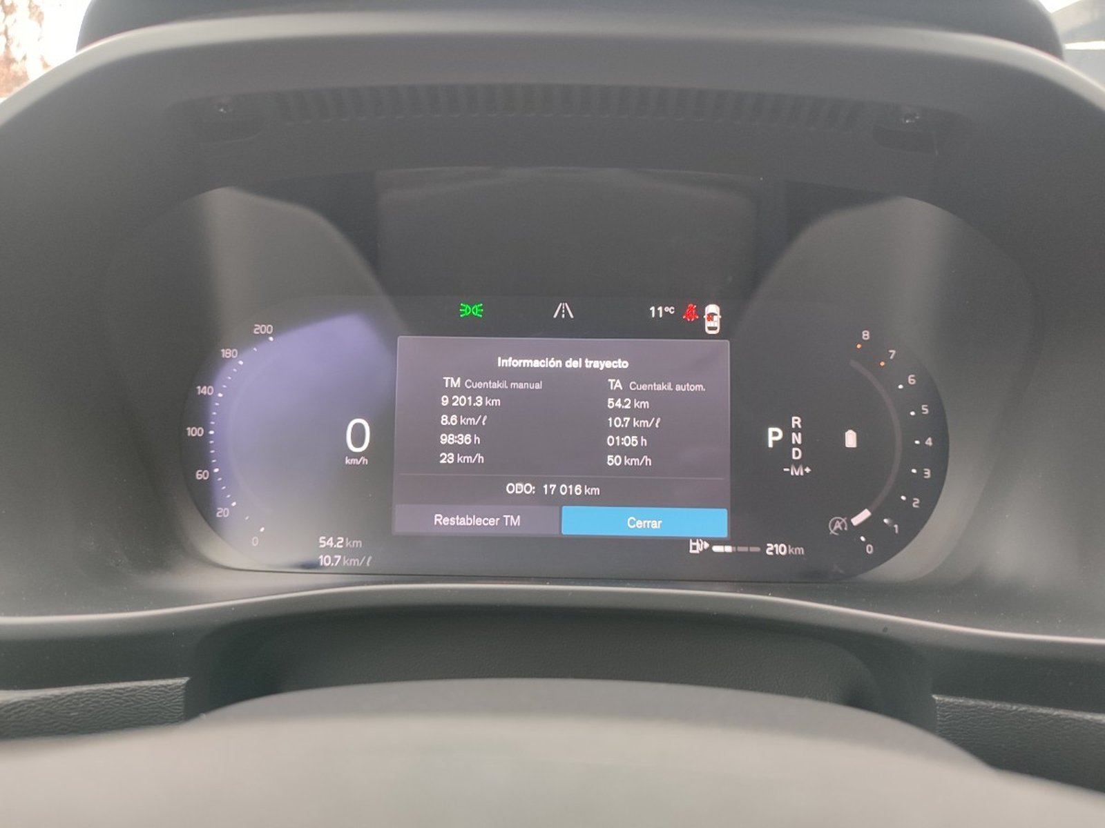 VOLVO XC40 B4 PLUS 2.0 MHEV 2024 - Imagen 17 de 17
