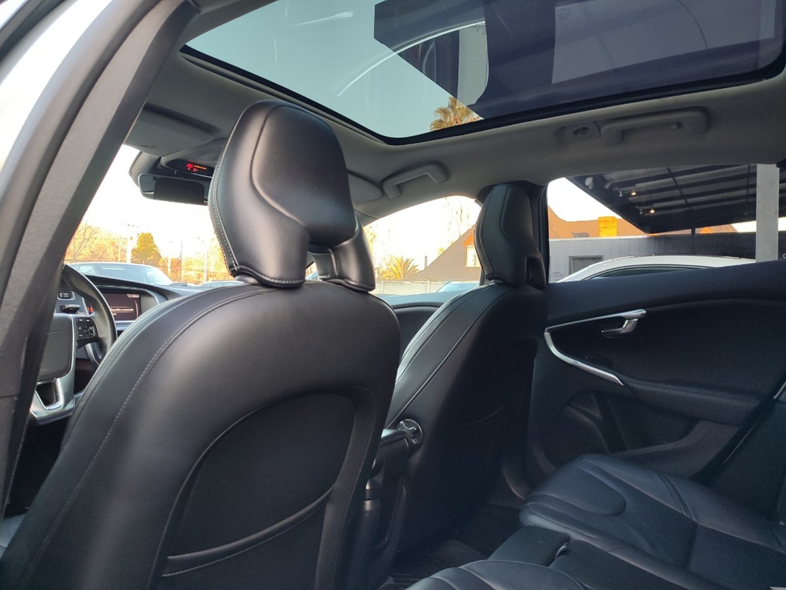 VOLVO V40 T5 2.0 INSCRIPTION AT 2019 - Imagen 10 de 17