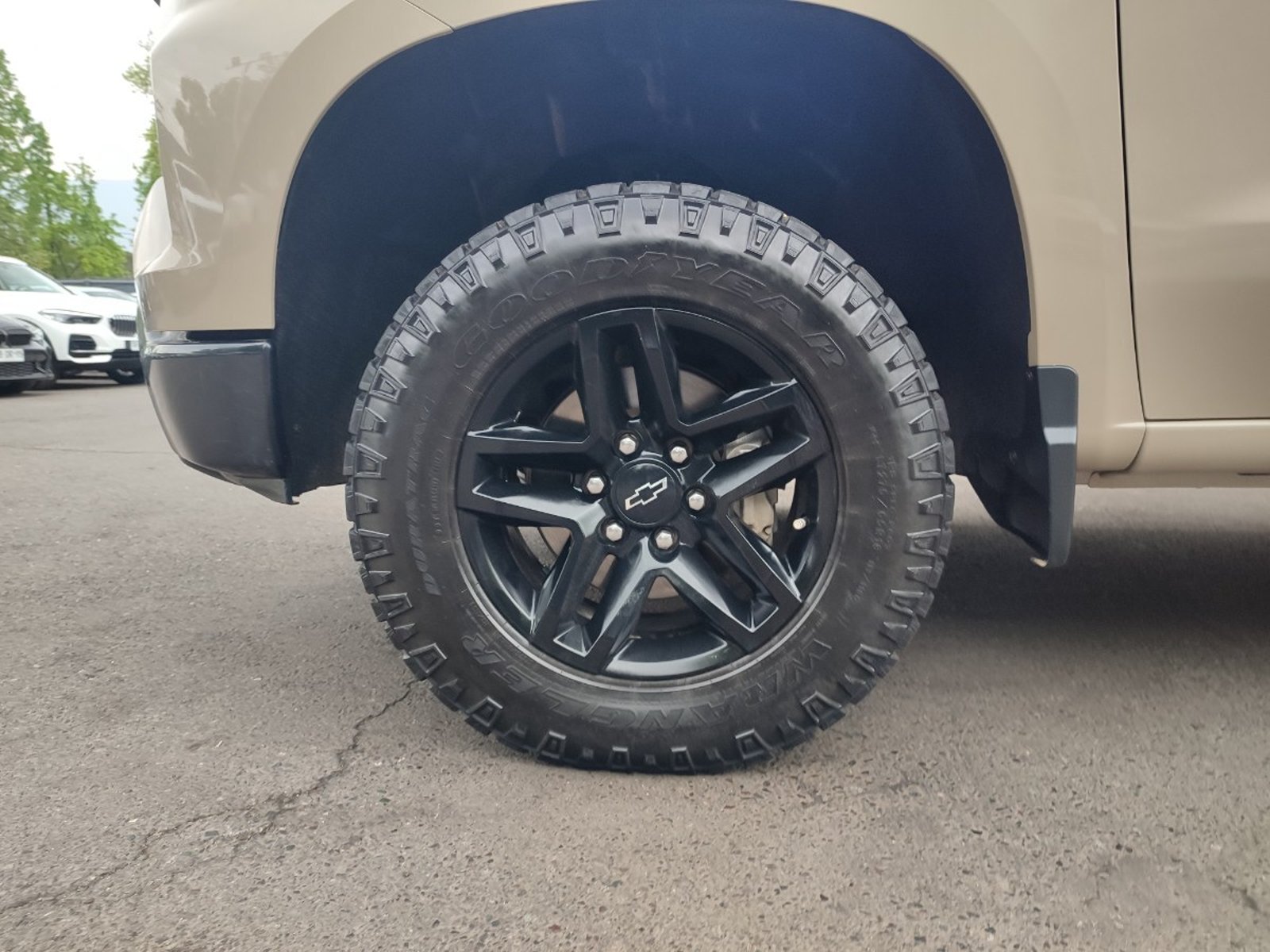 Chevrolet SILVERADO LT TRAILBOSS 5.3 4X4 2023 - Foto 3 de 17