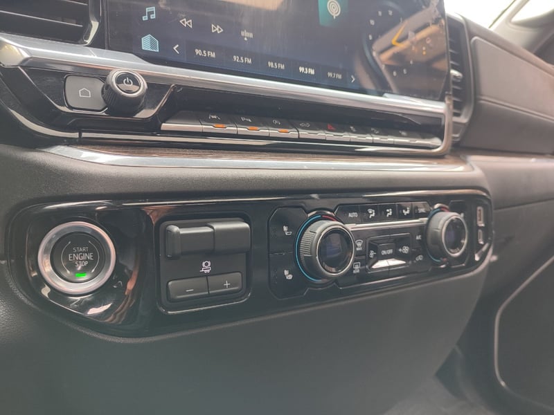 Chevrolet SILVERADO LT TRAILBOSS 5.3 4X4 2024 - Imagen 14 de 17