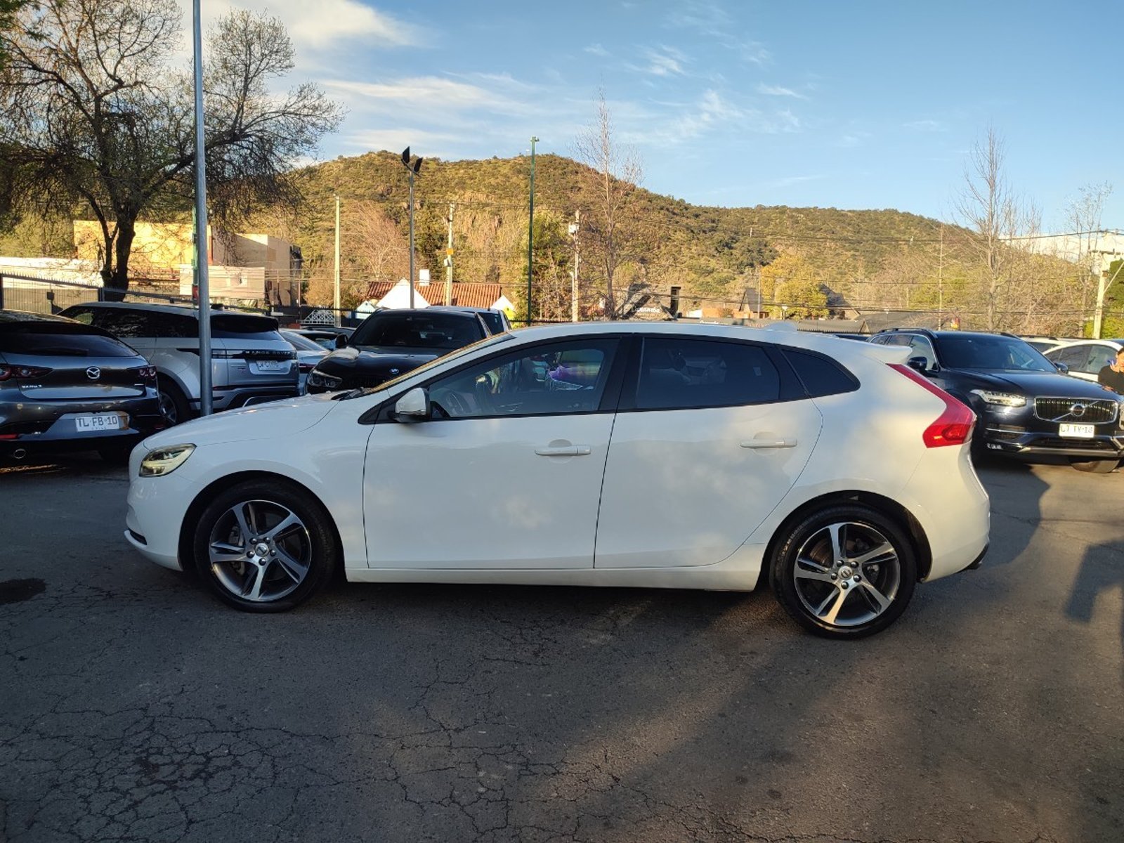 Volvo V40 T4 MOMENTUM PLUS 2.0 FWD 2020 - Foto 5 de 17