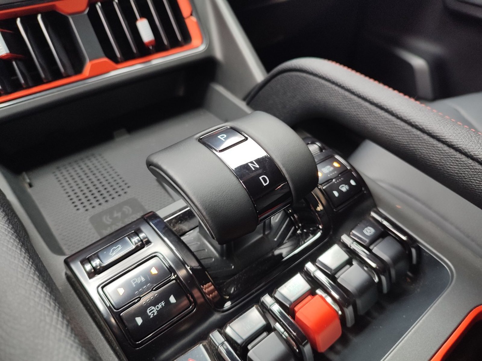 BYD SHARK 1.5T HYBRID AWD DCAB. 2026 - Imagen 13 de 17
