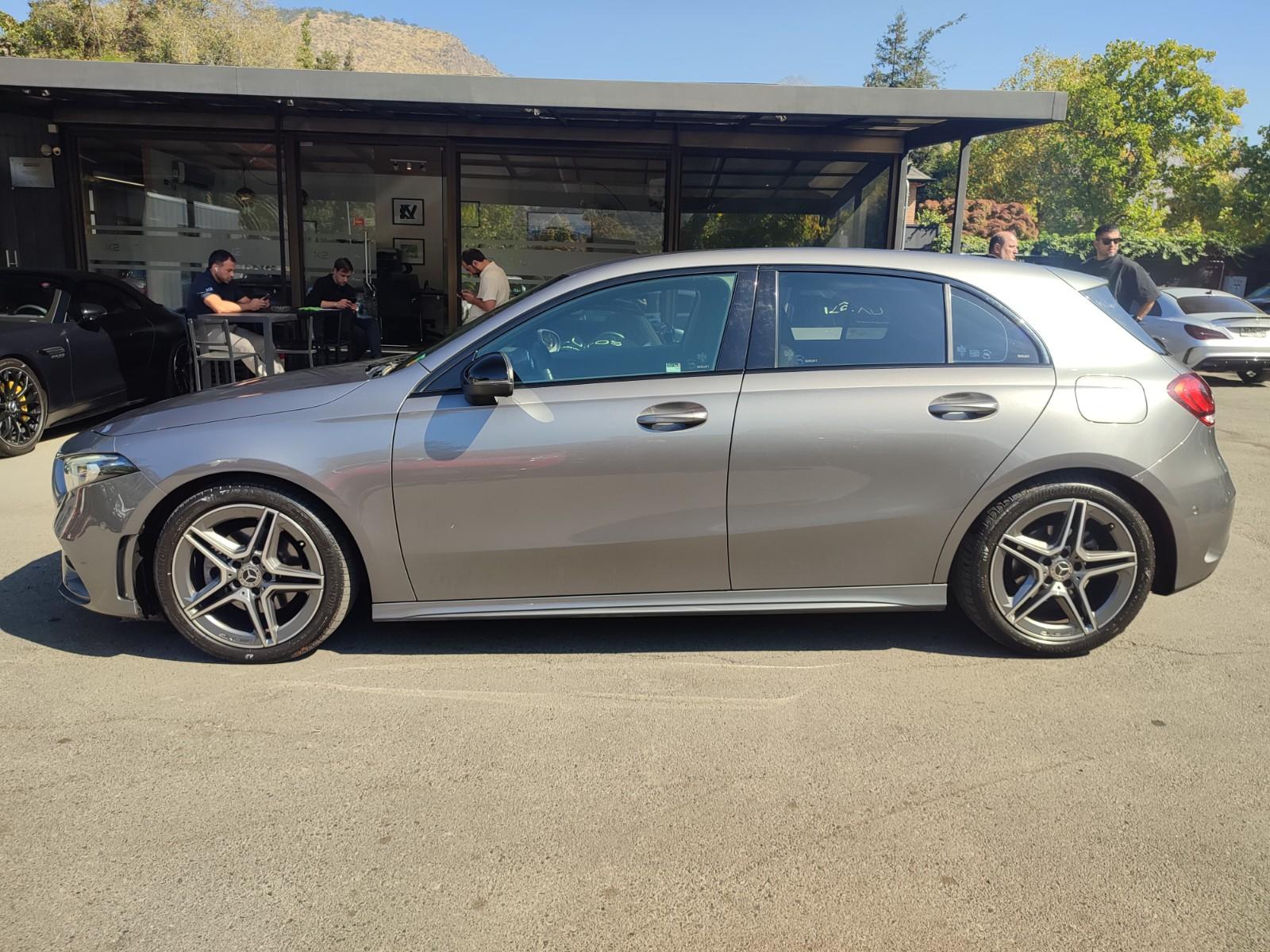 Mercedes-Benz A200 HB 1.3 DCT AMG LINE 2023 - Foto 4 de 18