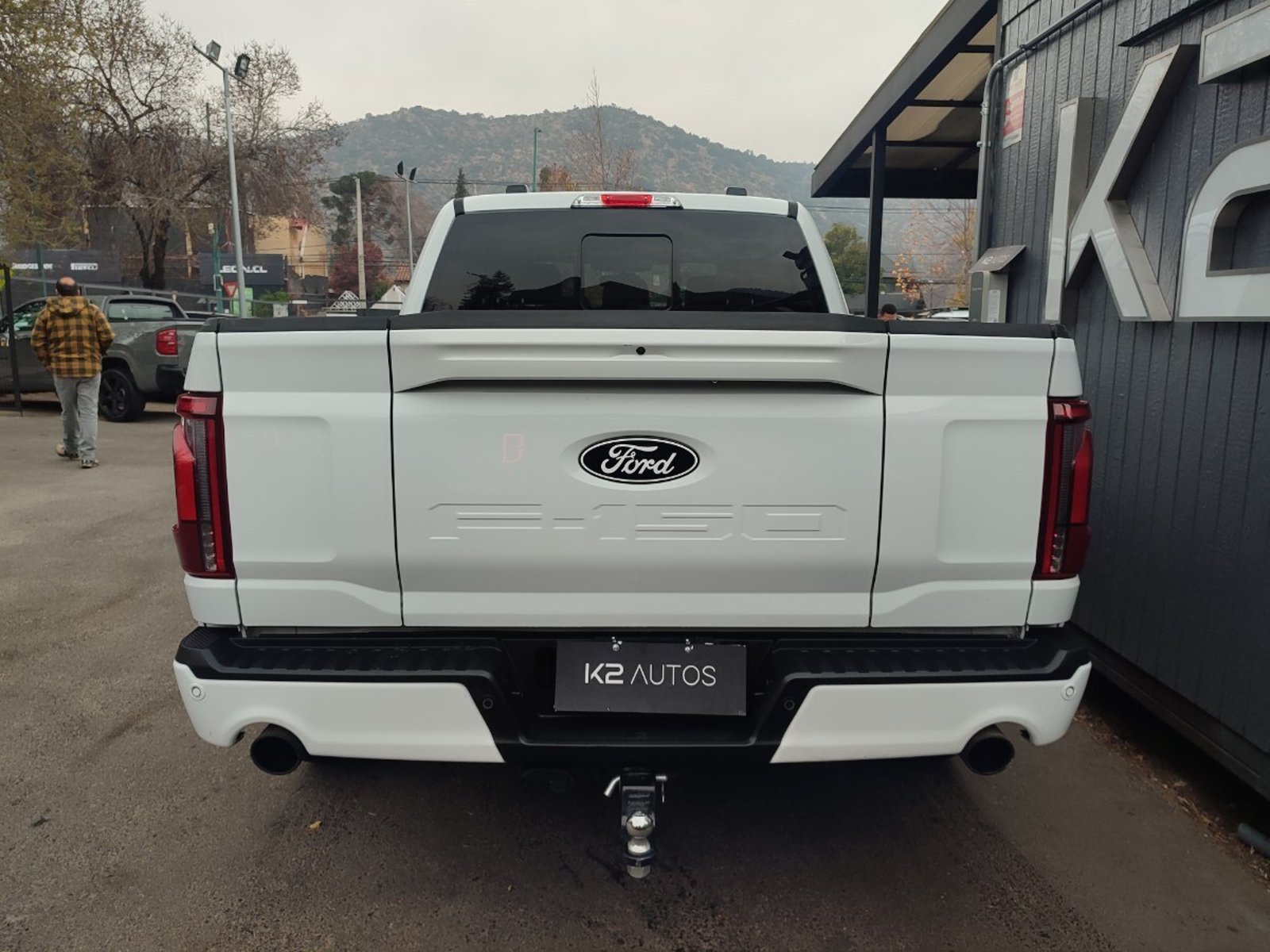 FORD F-150 LARIAT BLACK 5.0 V8 4X4 2025 - Imagen 8 de 15