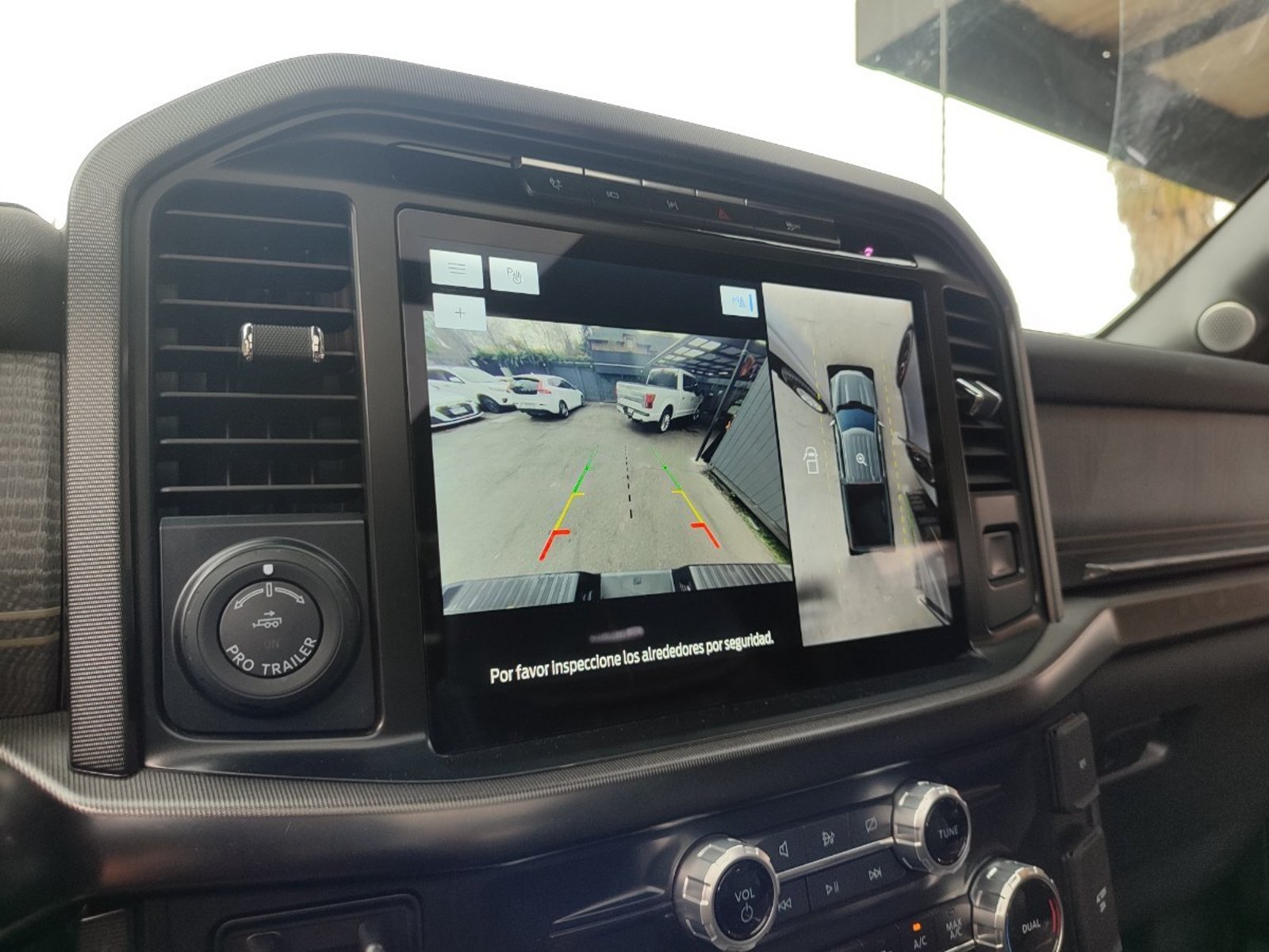 Ford F-150 PLATINUM HEV HYBRID 3.5 4WD 2024 - Imagen 16 de 18