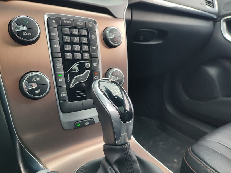 Volvo V40 CROSS COUNTRY AWD LIMITED 2019 - Imagen 14 de 17