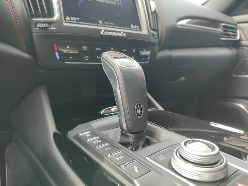 Maserati LEVANTE GRANSPORT 3.0 Q4 AT 2021 - Imagen 14 de 18