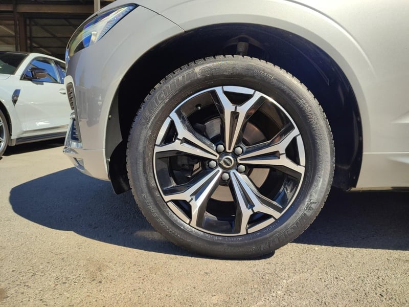 Volvo XC60 B5 II MOMENTUM 4WD 2022 - Imagen 5 de 15