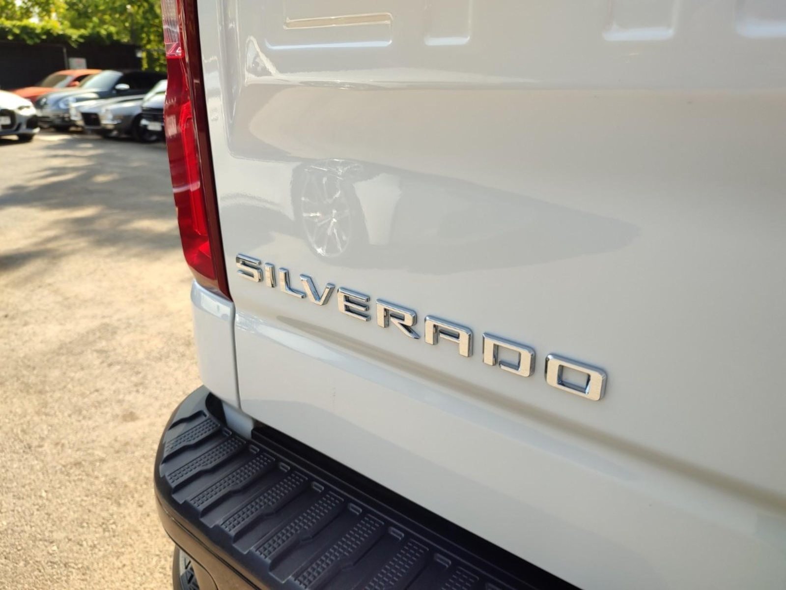 Chevrolet SILVERADO ZR2 6.2L 4WD 2023 - Imagen 9 de 17