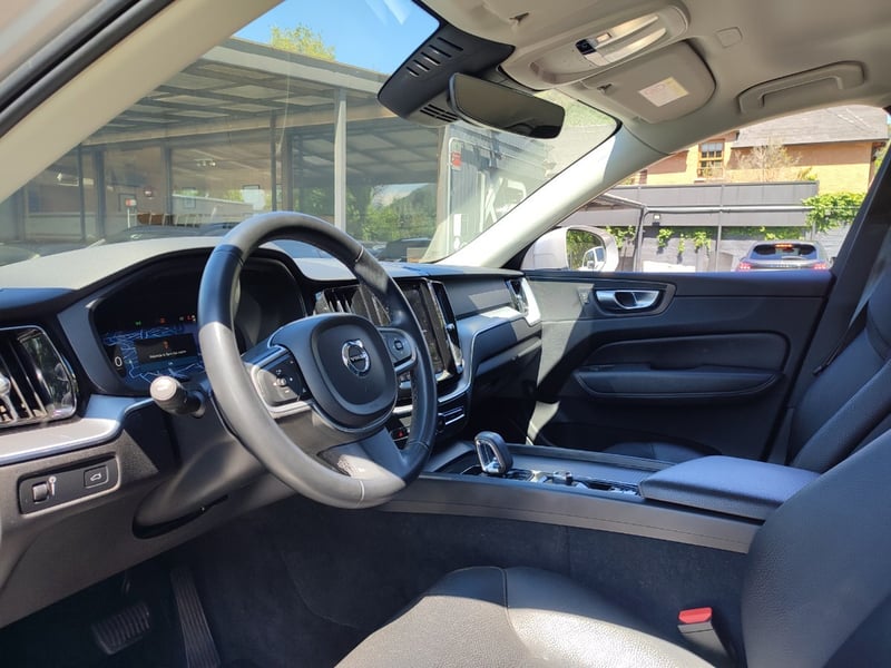 Volvo XC60 II B5 MOMENTUM 2.0 4WD 2022 - Imagen 11 de 19