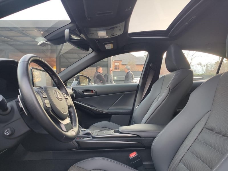 Lexus IS300 F SPORT 2.0 2024 - Imagen 10 de 17