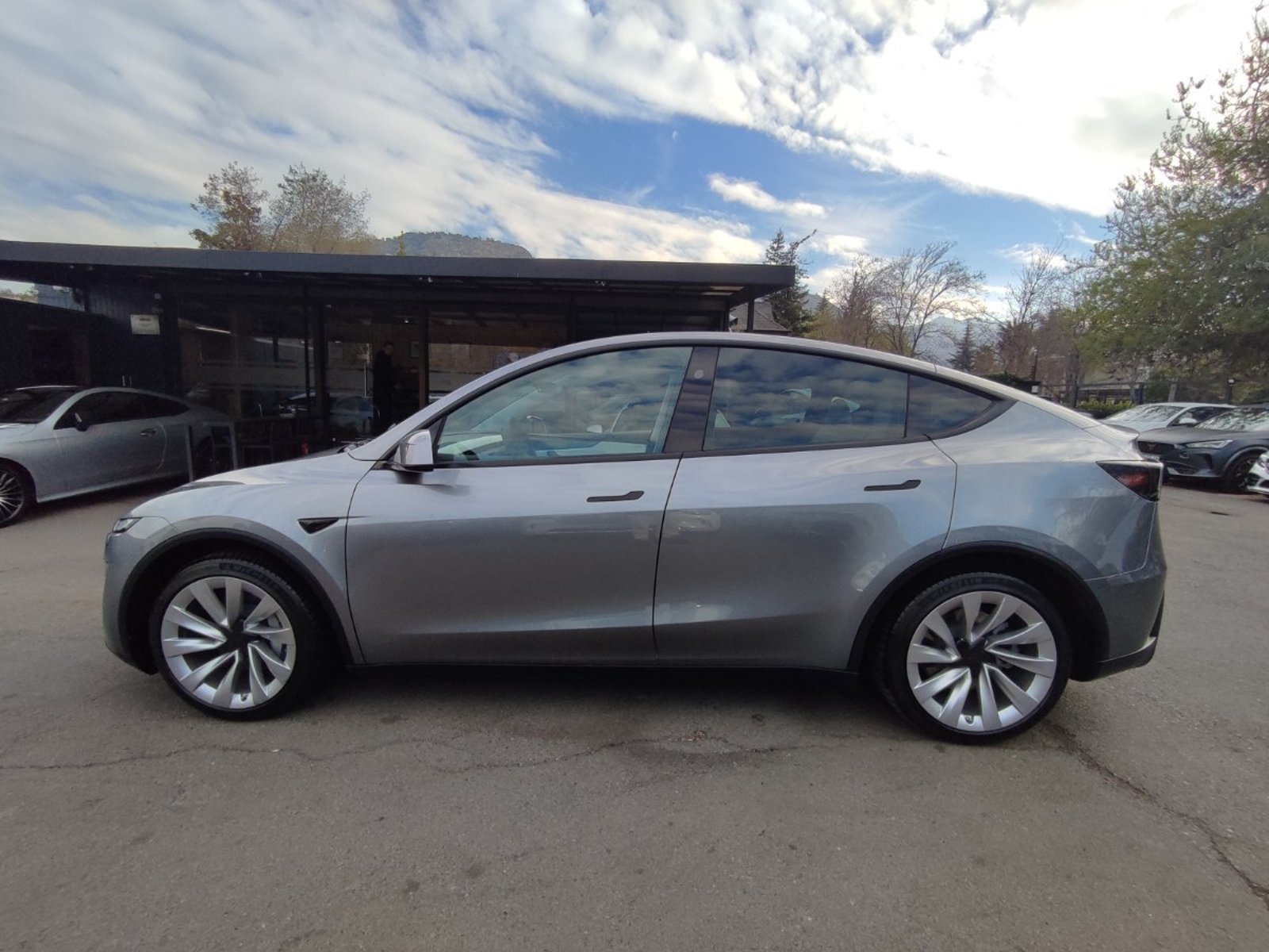 Tesla MODEL Y LONG RANGE AWD DUAL MOTOR 2026 - Foto 5 de 17