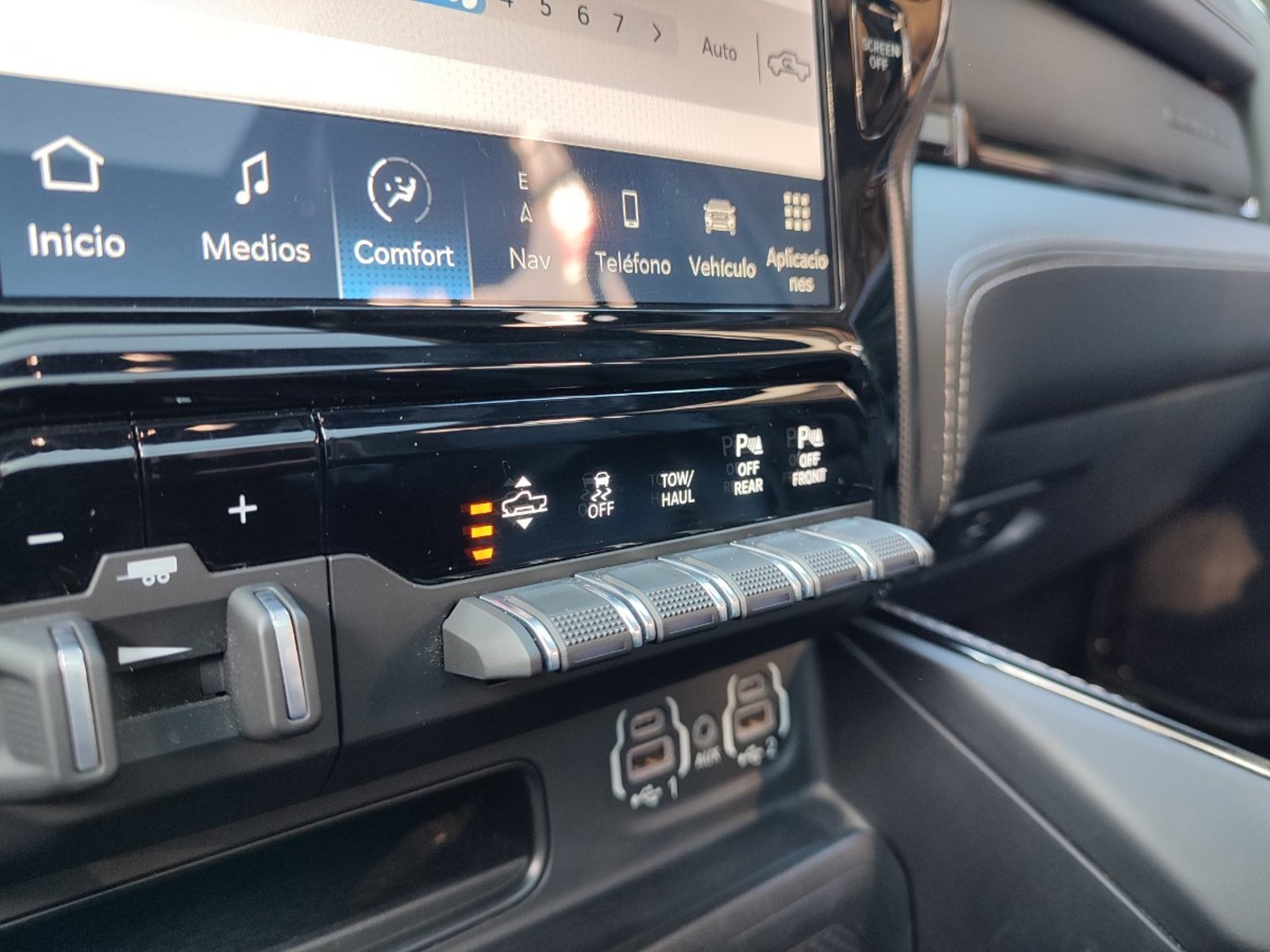 RAM 1500 LIMITED 5.7 CREW CAB 4X4 2024 - Imagen 14 de 18