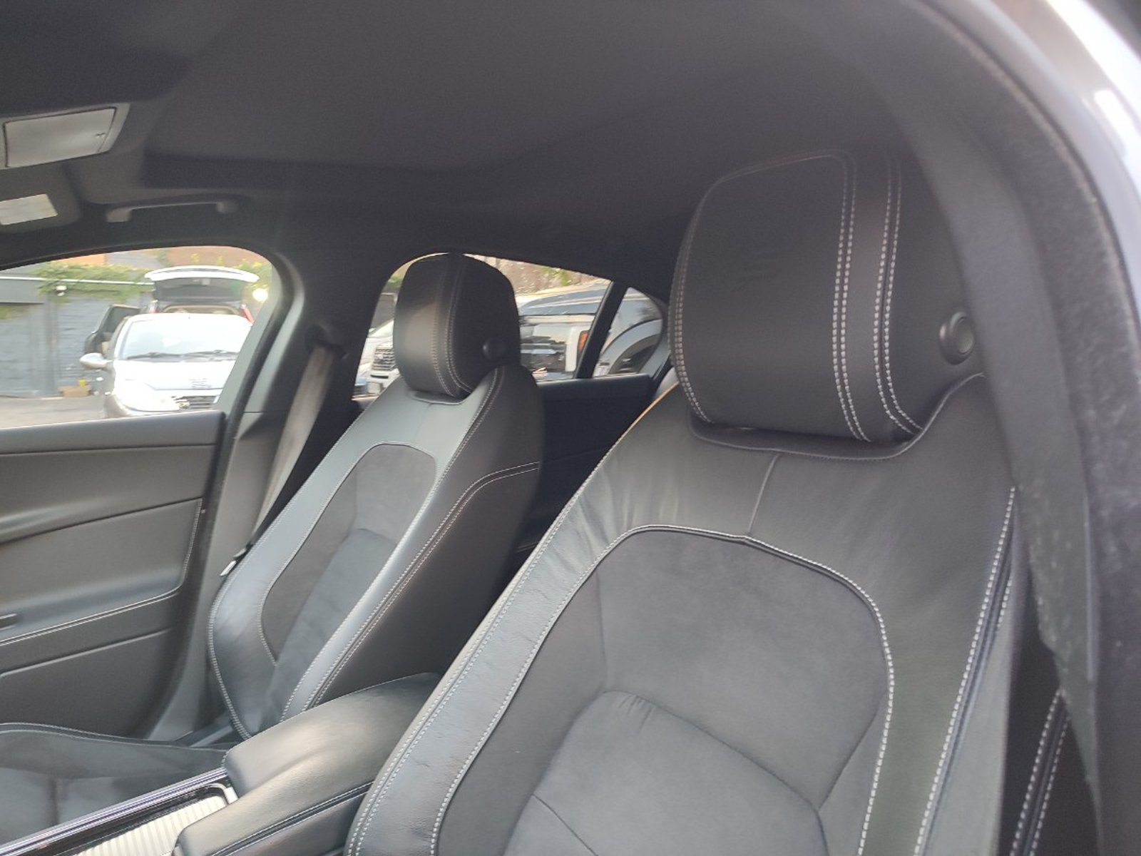 Jaguar XE S/C 3.0 S AT 2020 - Imagen 12 de 16