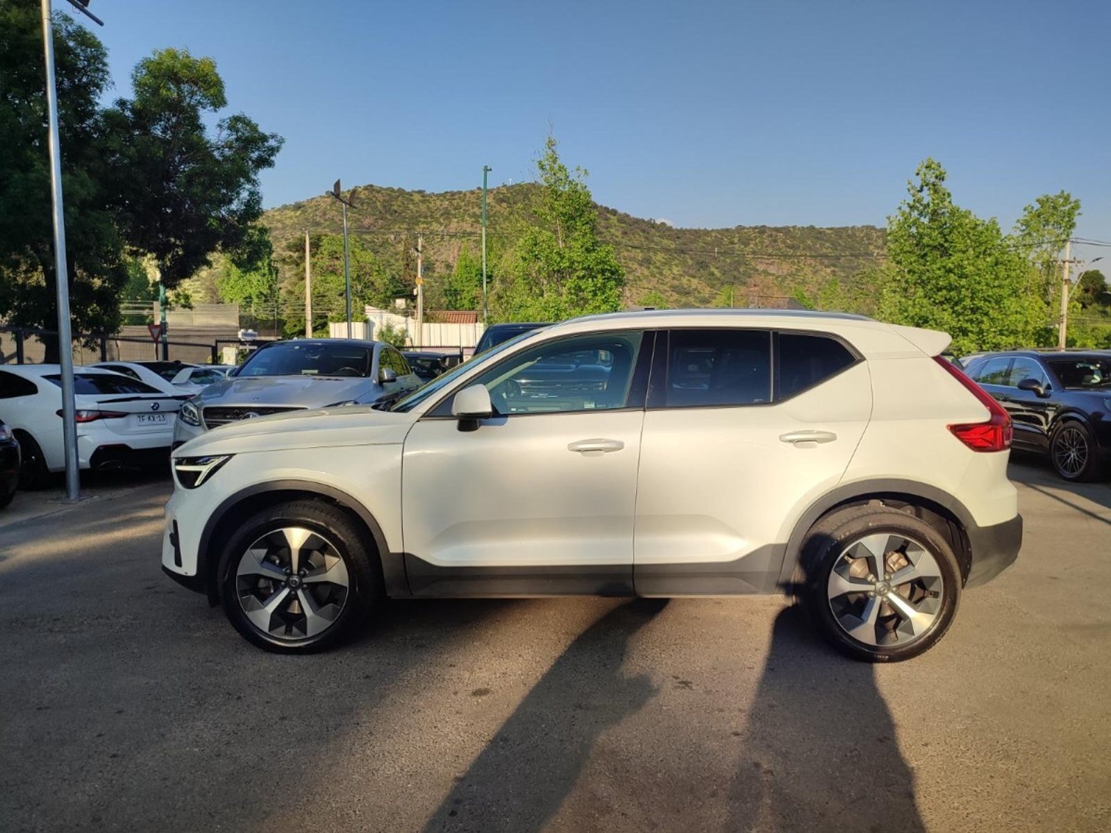 Volvo XC40 B4 PLUS 2.0 MHEV 2024 - Foto 4 de 17