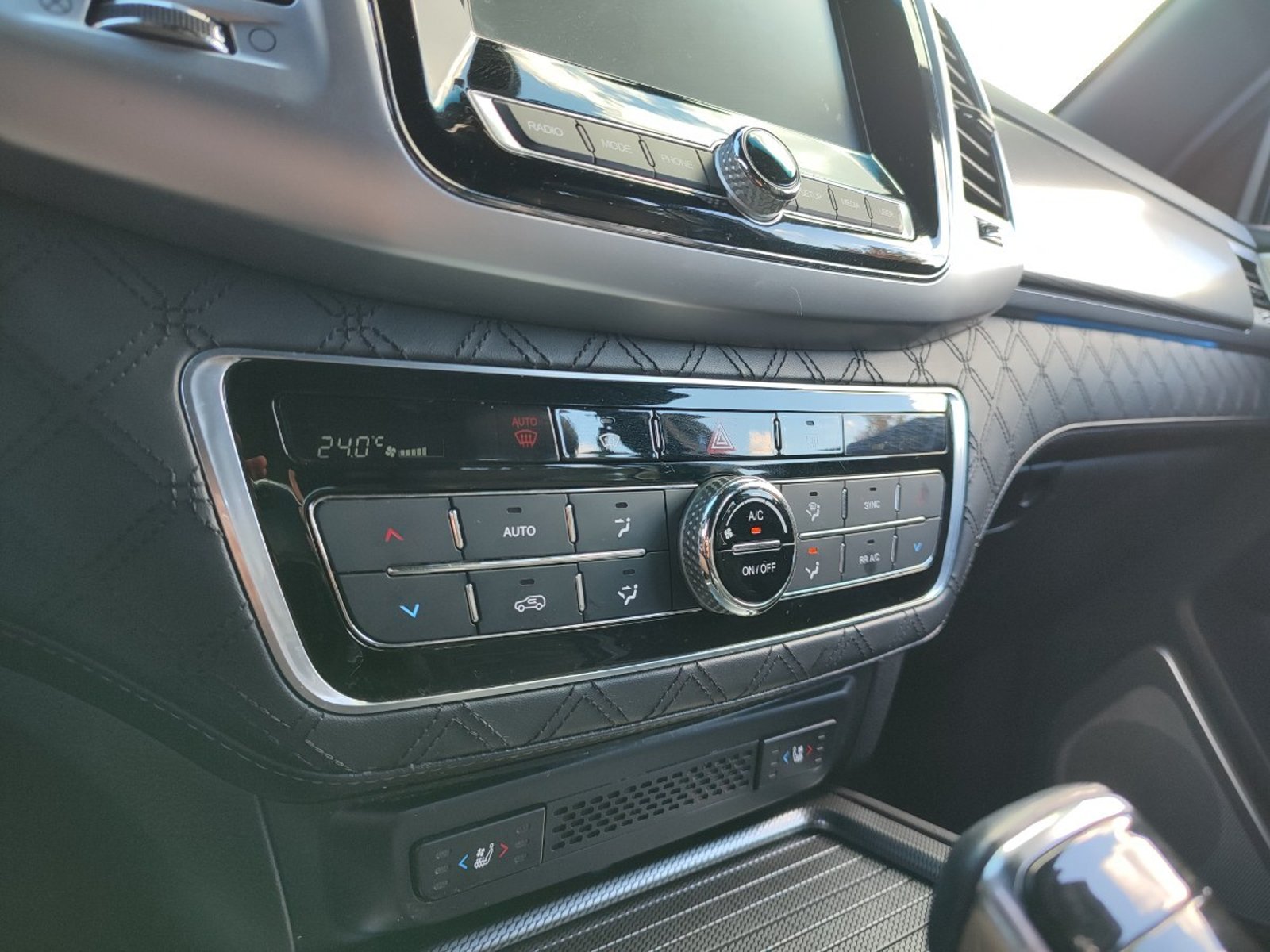 SSANGYONG REXTON LIMITED PLUS 4X4 2.2 AUT 2024 - Imagen 16 de 18