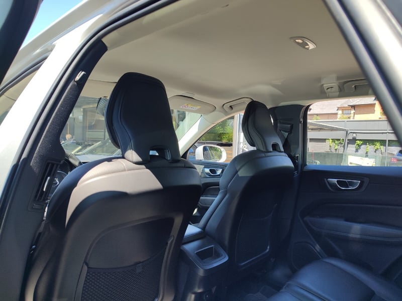Volvo XC60 II B5 MOMENTUM 2.0 4WD 2022 - Imagen 14 de 19