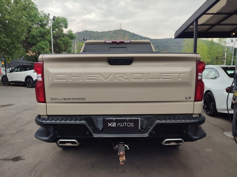 Chevrolet SILVERADO LT TRAILBOSS 5.3 4X4 2023 - Imagen 7 de 17