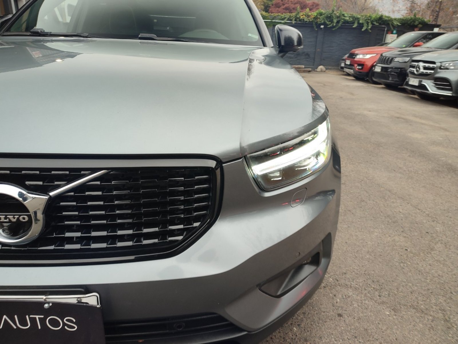 VOLVO XC40 T5 R-DESIGN PLUS 2.0 AWD 2019 - Foto 3 de 18