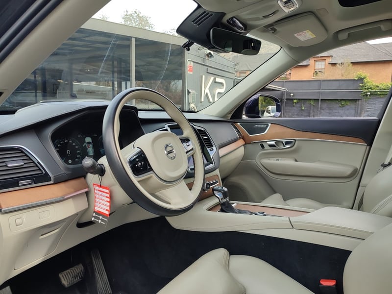 Volvo XC90 D5 INSCRIPTION 2.0 4WD 2019 - Imagen 11 de 18