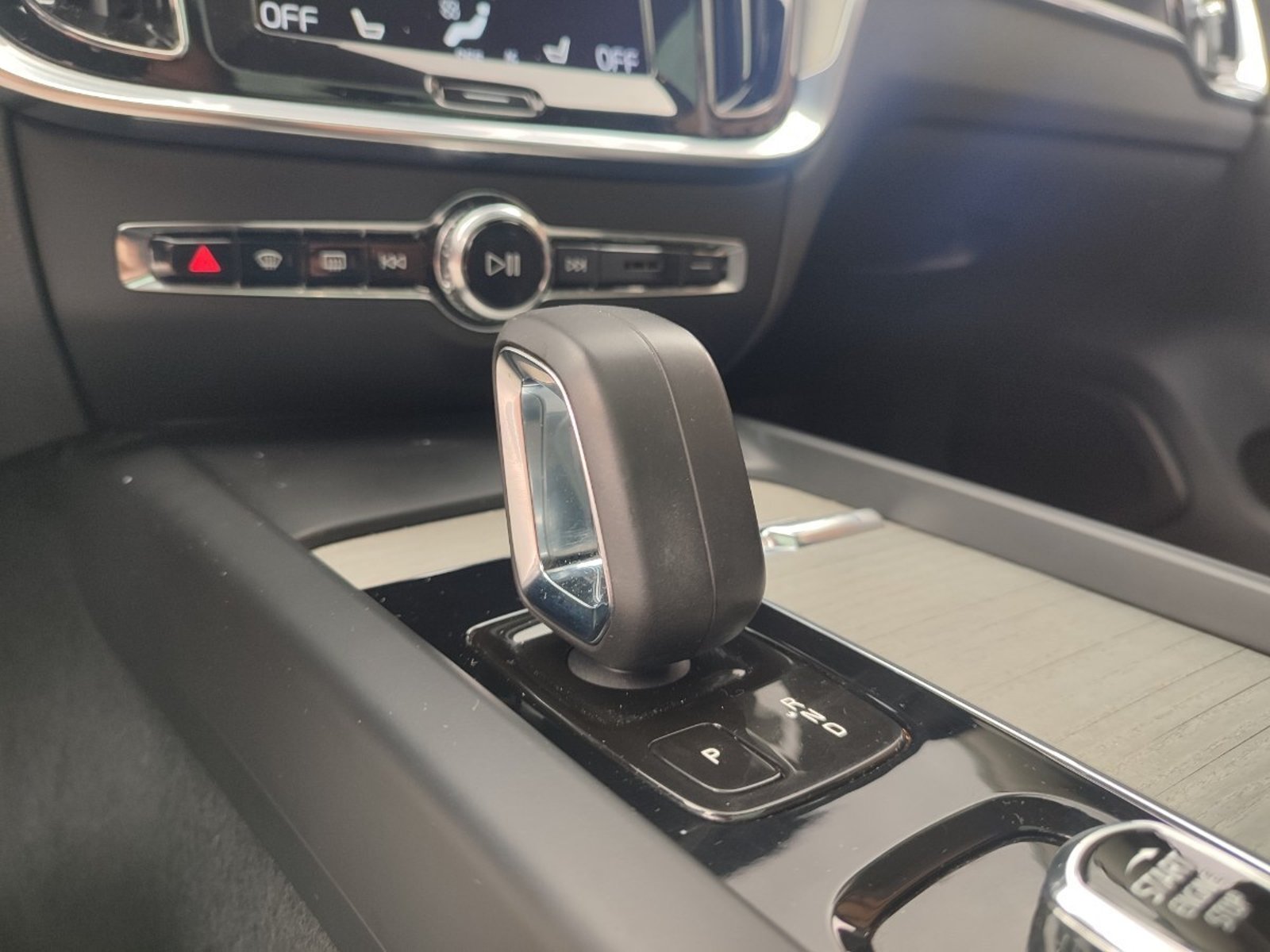 Volvo V60 CROSS COUNTRY II B5 4WD 2.0 2022 - Imagen 13 de 17