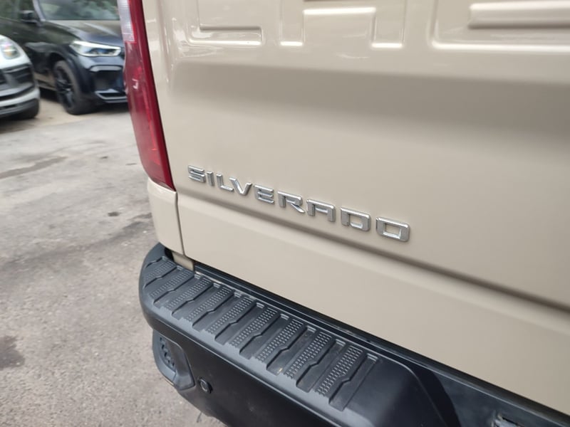 Chevrolet SILVERADO LT TRAILBOSS 5.3 4X4 2023 - Imagen 8 de 17