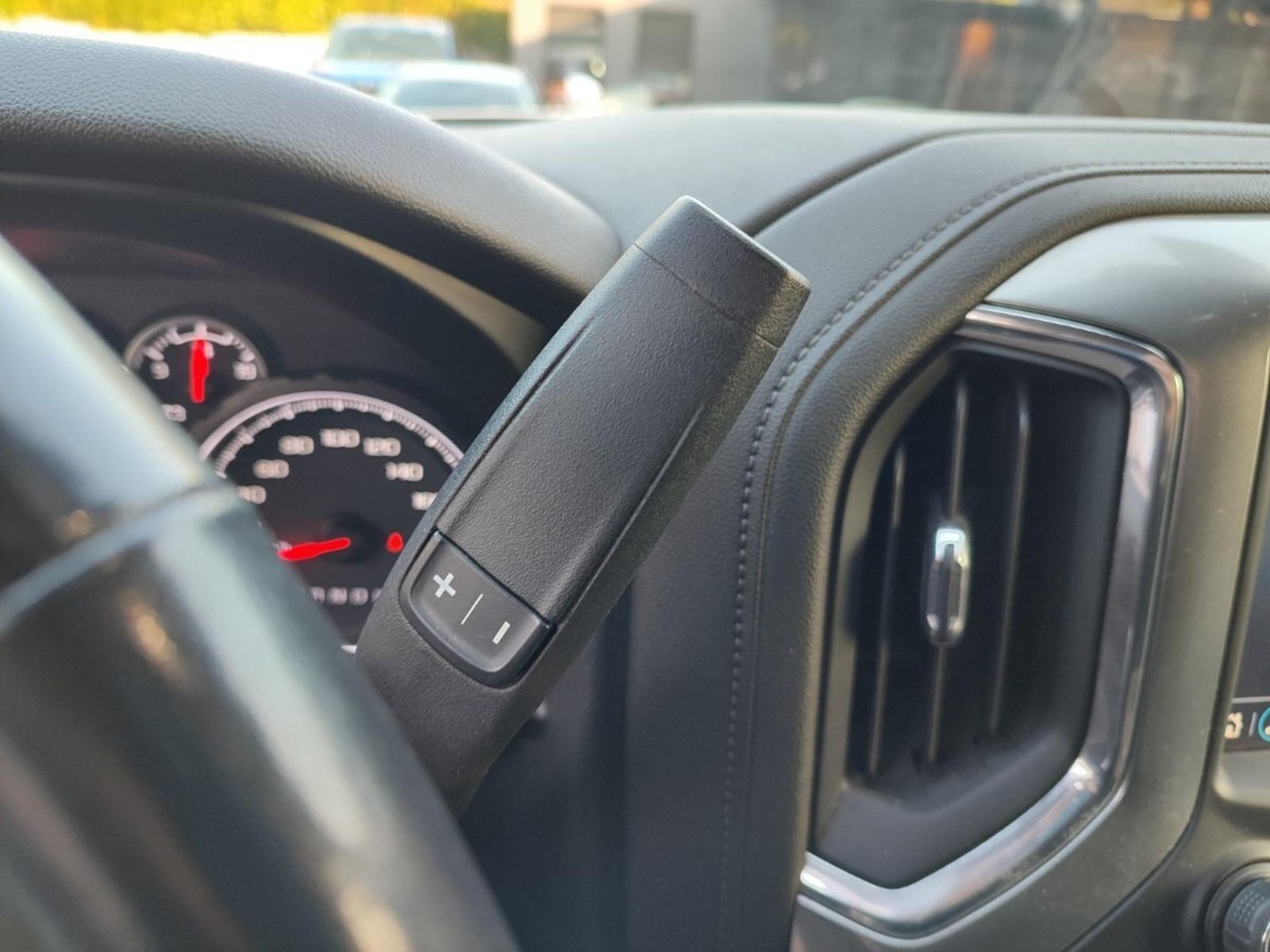 CHEVROLET SILVERADO LT TRAILBOSS 5.3 4X4 2022 - Imagen 12 de 17