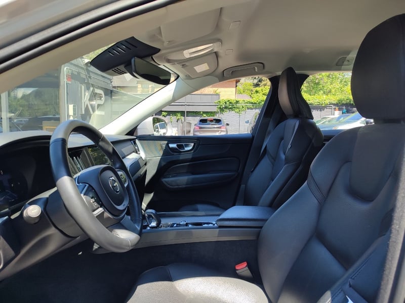 Volvo XC60 II B5 MOMENTUM 2.0 4WD 2022 - Imagen 12 de 19