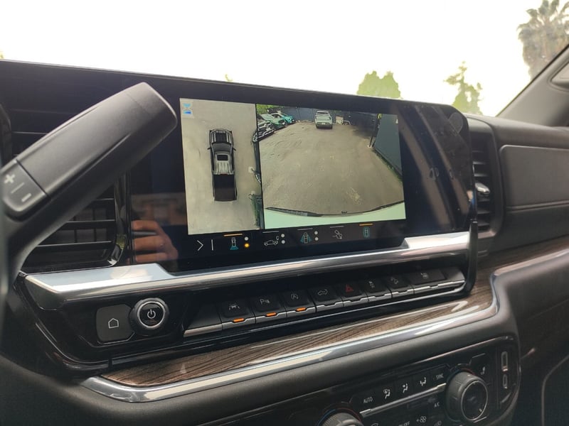 Chevrolet SILVERADO LT TRAILBOSS 5.3 4X4 2024 - Imagen 15 de 17