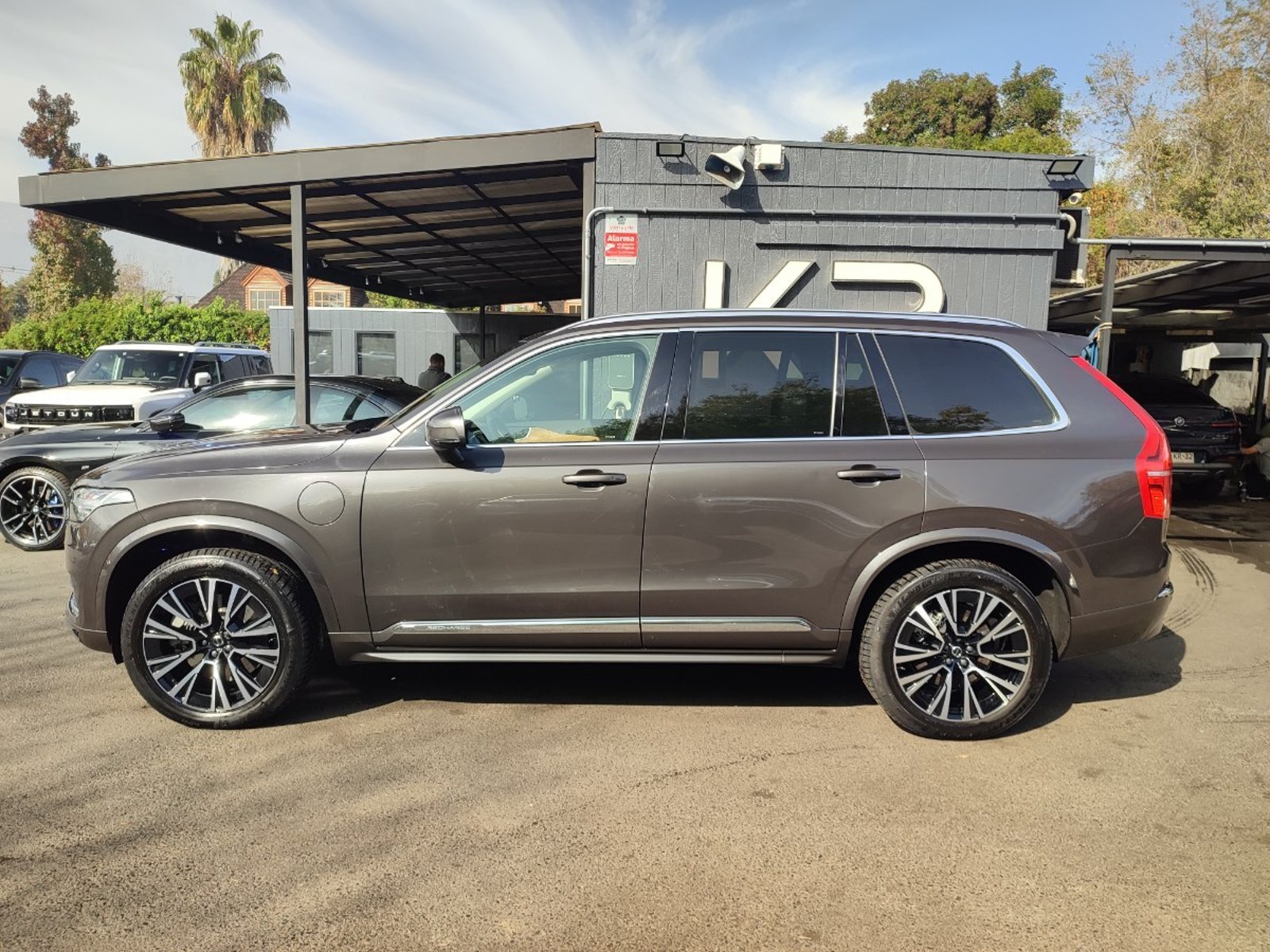 VOLVO XC90 T8 PLUS MHEV 2.0 4X4 2024 - Foto 4 de 17