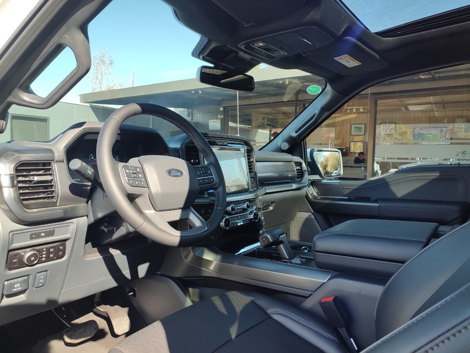 FORD F-150 LARIAT BLACK 5.0 V8 4X4 2026 - Imagen 12 de 19