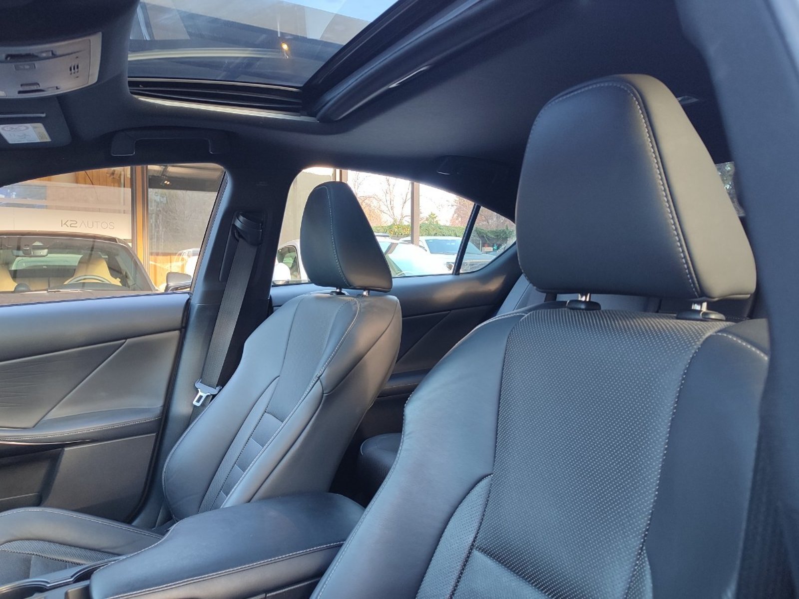 Lexus IS 300 F SPORT 2.0 2022 - Imagen 12 de 18