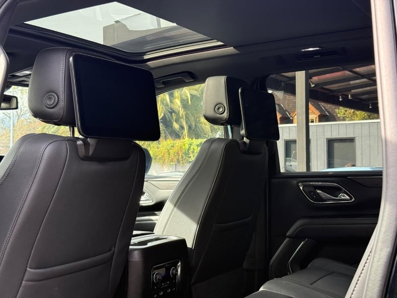 Chevrolet SUBURBAN Z71 5.3 4WD 2023 - Imagen 15 de 17